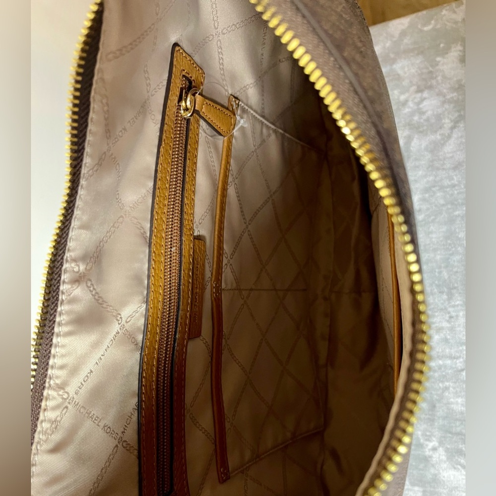 Pristine Condition Michael Kors Evie Large Leather Shoulder Bag - Picture 9 of 17